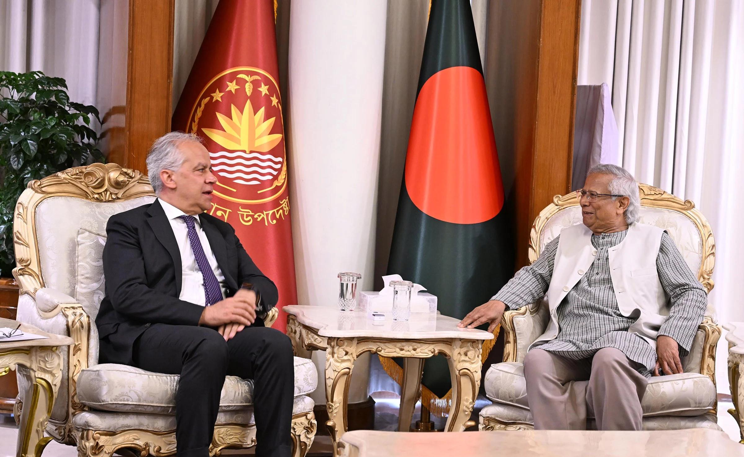 বাংলাদেশ থেকে আরও কর্মী নিয়োগ করতে আগ্রহী ইতালি: প্রধান উপদেষ্টাকে দেশটির স্বরাষ্ট্রমন্ত্রী