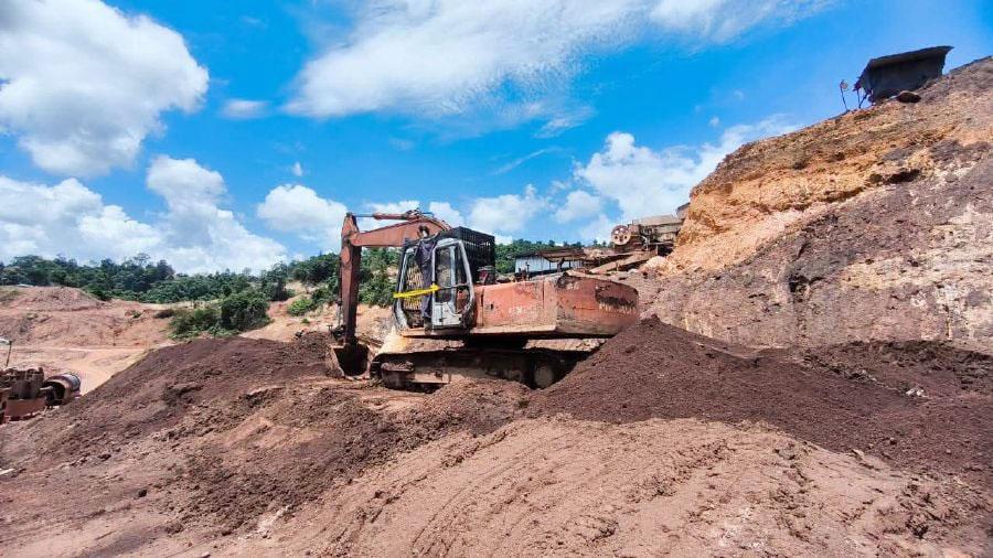 মালয়েশিয়ায় অবৈধভাবে খনি পরিচালনার অভিযোগে ২ বাংলাদেশিসহ ৩ জন গ্রেপ্তার