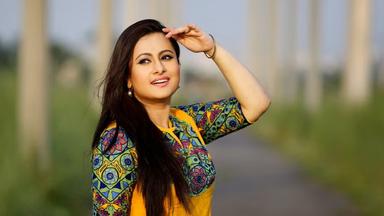 চিত্রনায়িকা পূর্ণিমার জন্মদিন আজ