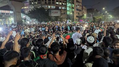 আওয়ামী লীগ নিষিদ্ধের দাবিতে শাহবাগে অবস্থান চলবে, শনিবার বিকেলে গণজমায়েত