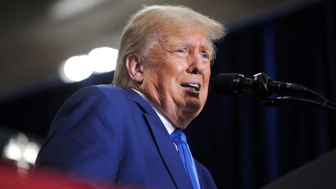 গ্রিনল্যান্ড দখলের বিরোধিতা করায় যুক্তরাজ্য ও ফ্রান্সসহ ৮ দেশের ওপর ট্রাম্পের শুল্কারোপ