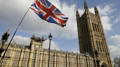 ব্রিটেনের নতুন অভিবাসন নীতি, বিদেশি শিক্ষার্থীদের জন্য বড় ধাক্কা