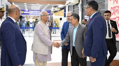 জাপান সফর শেষে দেশে ফিরেছেন প্রধান উপদেষ্টা