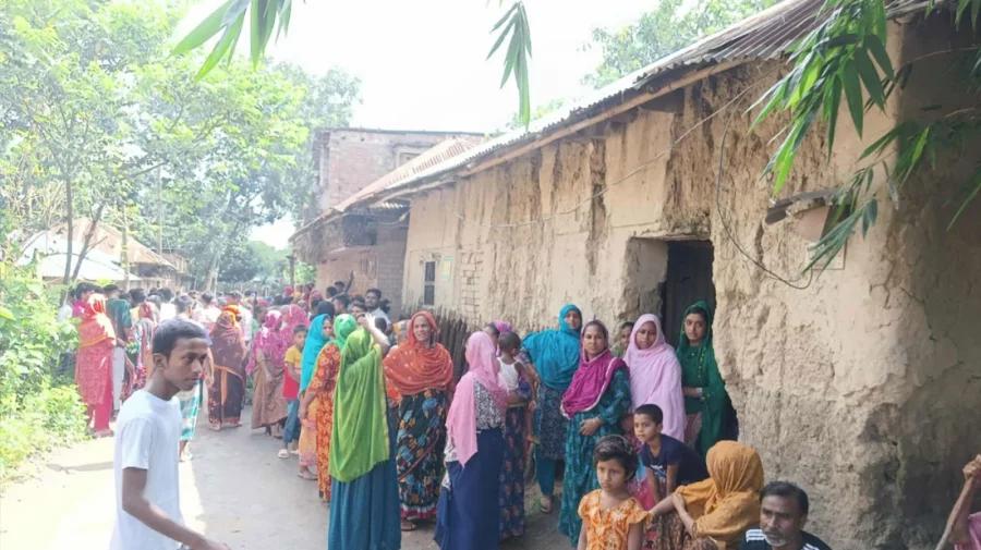 বসতঘর থেকে একই পরিবারের ৪ জনের মরদেহ উদ্ধার