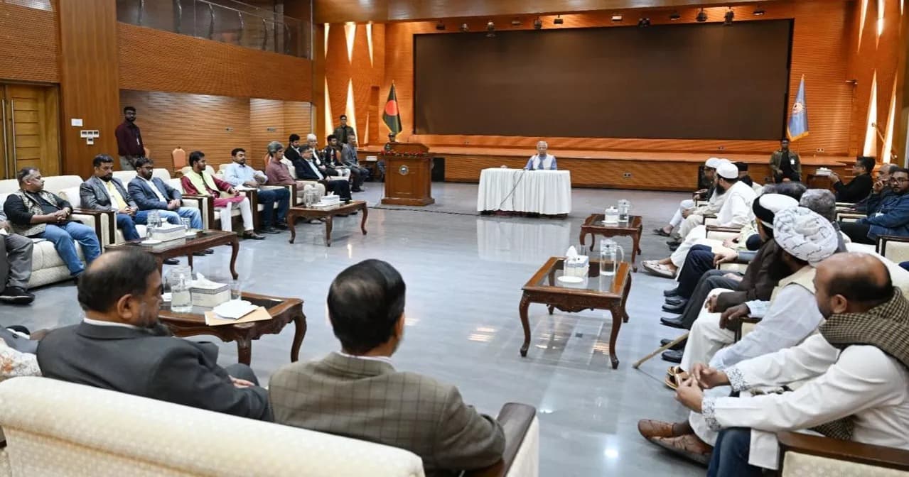 'জুলাই ঘোষণা' নিয়ে প্রধান উপদেষ্টার সঙ্গে রাজনৈতিক দলগুলোর বৈঠক