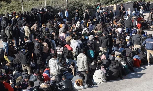 গ্রিসের উপকূলে বাংলাদেশিসহ ৫৪০ অভিবাসী উদ্ধার