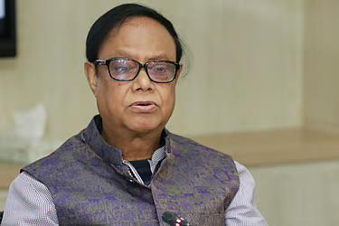 বিদেশে অর্থ পাচারে অভিযুক্ত ধনকুবেরদের সঙ্গে ‘সমঝোতার’ চিন্তায় বাংলাদেশ