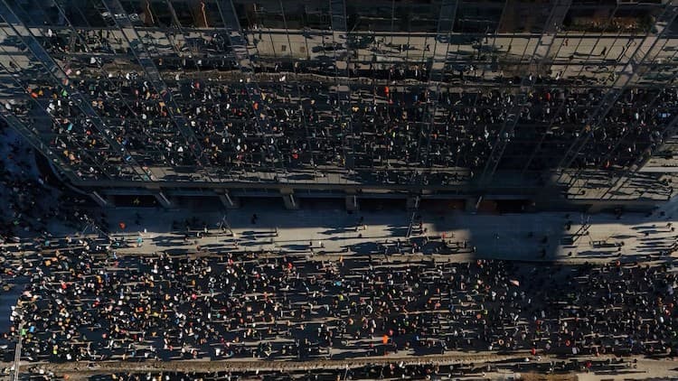 আইসিই সদস্যদের প্রত্যাহারের দাবিতে আমেরিকাজুড়ে বিক্ষোভ, শিক্ষার্থীদের ক্লাস বর্জন